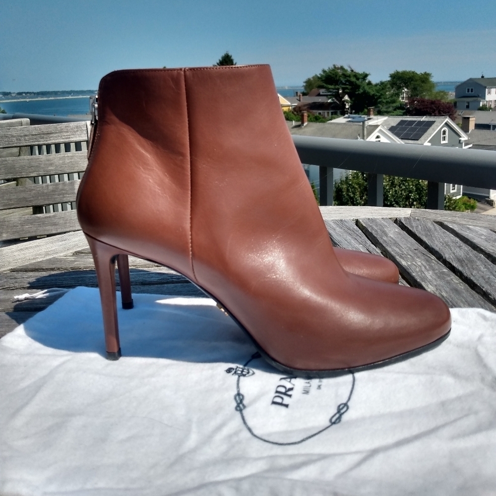 NEW, Prada Calfskin Stiletto Back Zip Booties - Picture 5 of 16